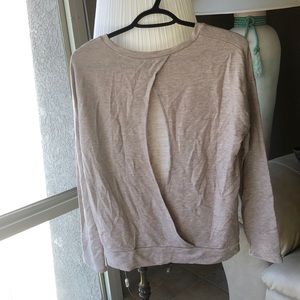 AE BLOUSE WITH OPENING IN BACK